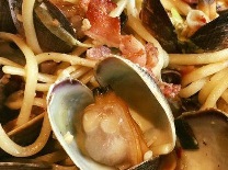 Clams with Bacon and Pasta