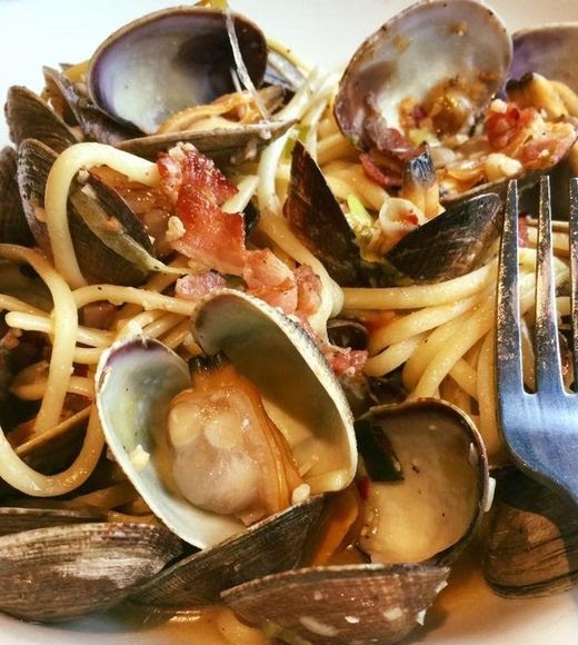 On Tap Oil & Vinegar Clams with Bacon and Pasta